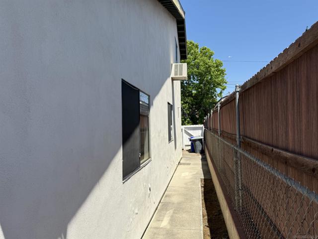 6056 Winfield Ave, La Mesa CA: https://media.crmls.org/mediaz/4e471a89-52d5-4177-9c10-239c911e1b3a.jpg