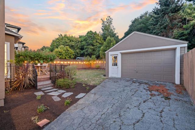 1547 Columbus Avenue, Burlingame CA: https://media.crmls.org/mediaz/4e476ed5-5af9-4895-8cde-9a36559de565.jpg