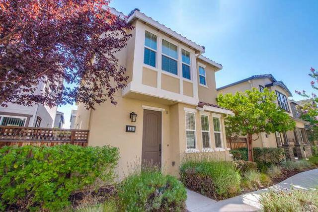 525 Aspen Place, East Palo Alto CA: https://media.crmls.org/mediaz/4e47e751-f1ca-4af0-918c-306a7531539e.jpg