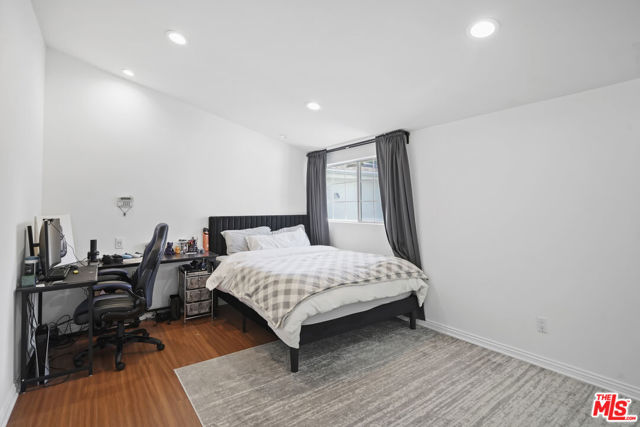 20338 Coulson Street, Woodland Hills CA: https://media.crmls.org/mediaz/4e48a2c1-dbe8-47e5-ae6d-442a07802c57.jpg