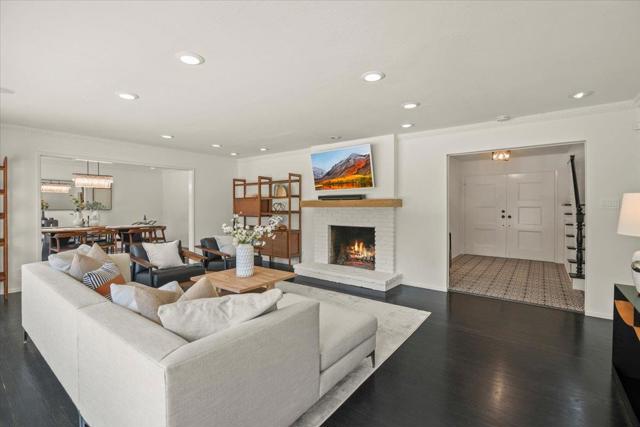 14228 Amherst Court, Los Altos Hills CA: https://media.crmls.org/mediaz/4e497b50-2fa7-42cd-ba36-0e861bbba0d0.jpg