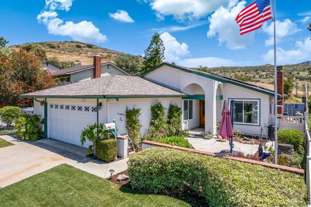 14543 High Pine St, Poway CA: https://media.crmls.org/mediaz/4e4a0259-1923-4e42-9ce8-bd0194abb2a1.jpg