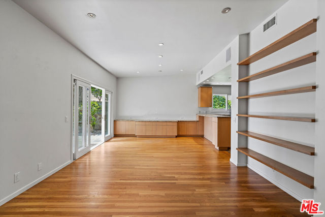 3444 Cloudcroft Drive, Malibu CA: https://media.crmls.org/mediaz/4e4a3921-09b9-40d8-8fa5-130d559cfafd.jpg