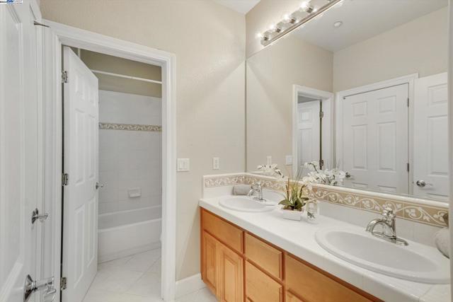 Image 39 of 58 For 2597 Ancona Cir