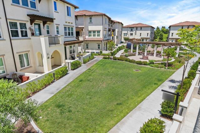 3510 Brody Way, Oceanside CA: https://media.crmls.org/mediaz/4e4b3f47-66ec-4d77-aef6-70dee3bca891.jpg