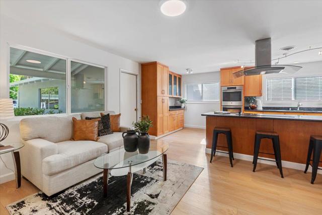 119 Belcrest Drive, Los Gatos CA: https://media.crmls.org/mediaz/4e4b6de7-af8f-42f8-8096-eea589973260.jpg
