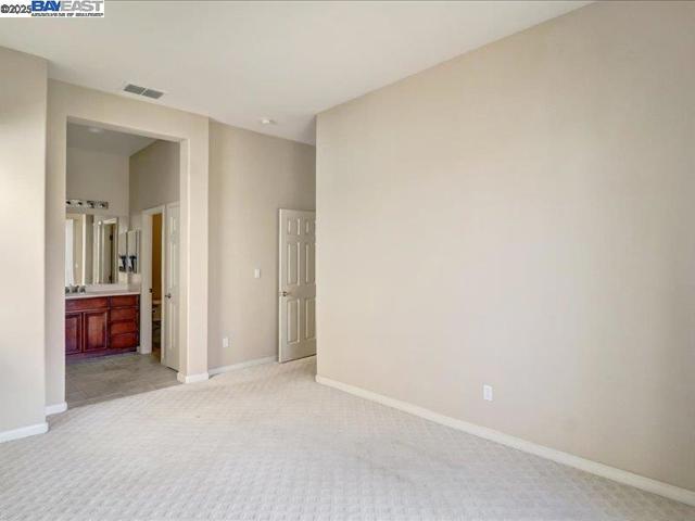 507 Arlington Dr, Rio Vista CA: https://media.crmls.org/mediaz/4e4bb0b4-7f2e-4d23-be22-9cf5d9f61e1b.jpg