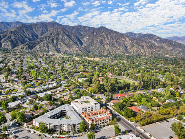 Detail Gallery Image 4 of 51 For 985 N Michillinda Ave #207,  Pasadena,  CA 91107 - 3 Beds | 5 Baths