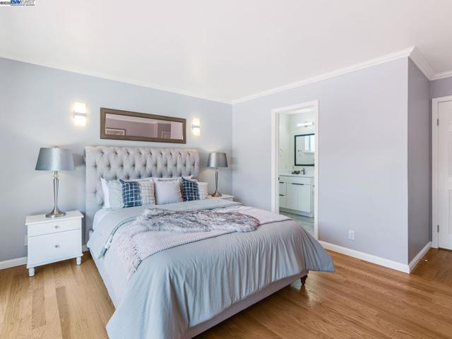 8612 Wicklow Ln, Dublin CA: https://media.crmls.org/mediaz/4e4daa64-3a9c-4b34-9bf3-d3463a788280.jpg