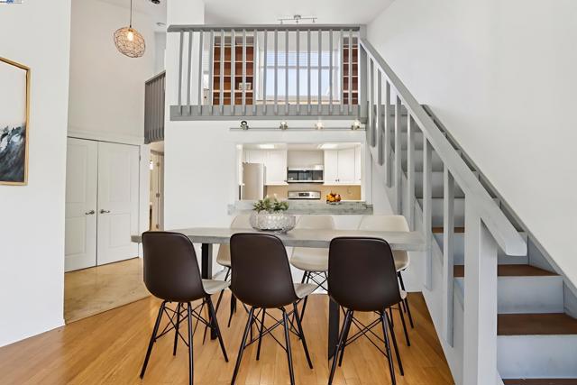 5400 Mountain Blvd, Oakland CA: https://media.crmls.org/mediaz/4e4eb983-78b6-41dd-bbb6-318e674355a1.jpg