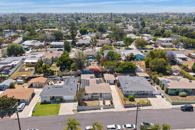 4542 Toni Lane, La Mesa CA: https://media.crmls.org/mediaz/4e4ef588-8953-42d7-a97f-5d0d62d6a534.jpg