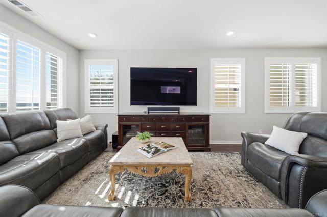 Detail Gallery Image 22 of 72 For 2056 Callisto Terrace, Chula Vista,  CA 91915 - 3 Beds | 3/1 Baths