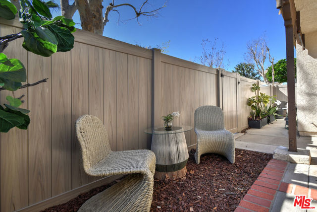 10341 Canoga Avenue, 3 photo 5