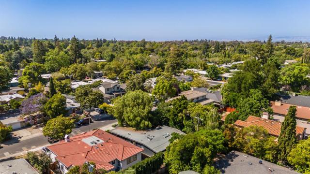964 Colonial Lane, Palo Alto CA: https://media.crmls.org/mediaz/4e4f0c2d-443c-4189-822a-5613606b5e52.jpg