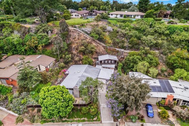 8402 Sugarman Dr, La Jolla CA: https://media.crmls.org/mediaz/4e4f37ad-21f3-4437-8f8f-3ab7e057f0bd.jpg