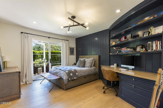 4435 Encinas Drive, La Canada Flintridge CA: https://media.crmls.org/mediaz/4e4f6efa-3501-4907-9094-204cf99e877c.jpg