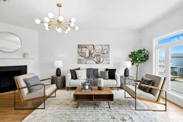 24 Riverton Dr, San Francisco CA: https://media.crmls.org/mediaz/4e50070d-1577-4211-9182-5e1e752ab089.jpg