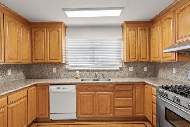 1793 H Street, Union City CA: https://media.crmls.org/mediaz/4e500aa1-c105-40b5-a16b-2a23669bf7a1.jpg