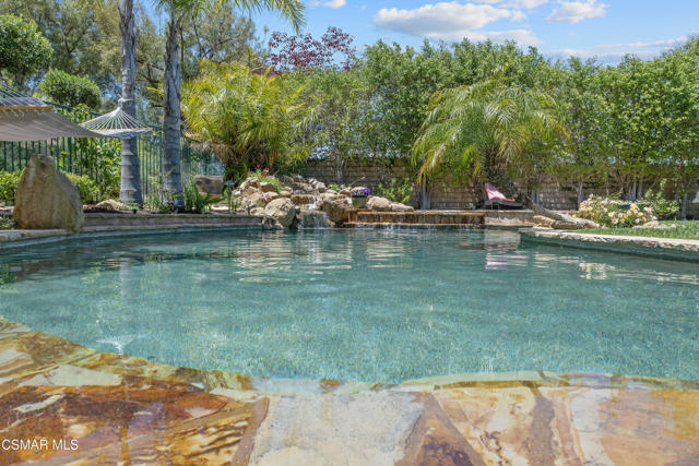3269 Morning Ridge Avenue, Thousand Oaks CA: https://media.crmls.org/mediaz/4e517985-b864-4e5a-a3a5-c0b14a24f83a.jpg