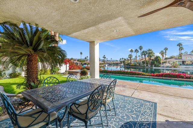 47560 Via Montigo, La Quinta CA: https://media.crmls.org/mediaz/4e51da42-360f-43bd-8abc-ae9f980efe99.jpg