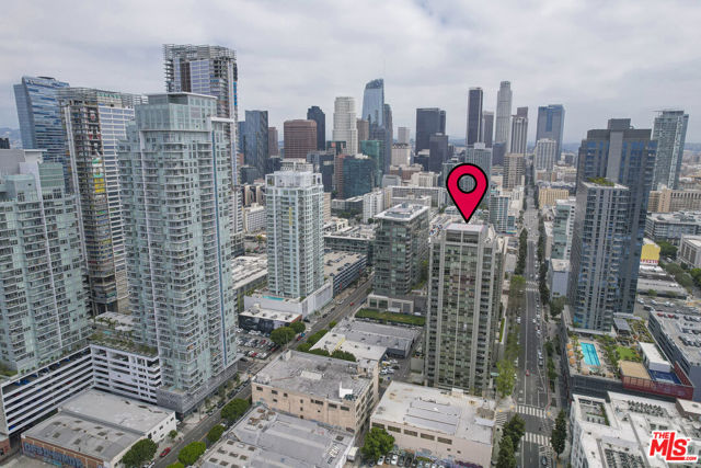 1155 S Grand Avenue, Los Angeles CA: https://media.crmls.org/mediaz/4e51ef71-a7d6-45ec-b5cd-fd0f42fa4570.jpg