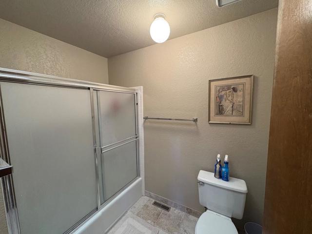 270 Joes Lane, Hollister CA: https://media.crmls.org/mediaz/4e521405-a488-49e4-998f-b7a8406d1d71.jpg