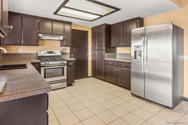 12313 Winter Gardens Dr, Lakeside CA: https://media.crmls.org/mediaz/4e522a7b-5787-4811-928e-ef2d42a56c7c.jpg