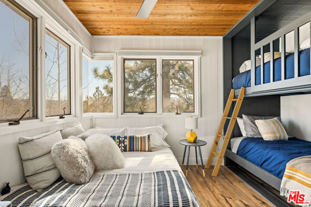 28277 Arbon Lane, Lake Arrowhead CA: https://media.crmls.org/mediaz/4e5240bd-bc6b-4d3a-b2db-9f6e665f0a4d.jpg