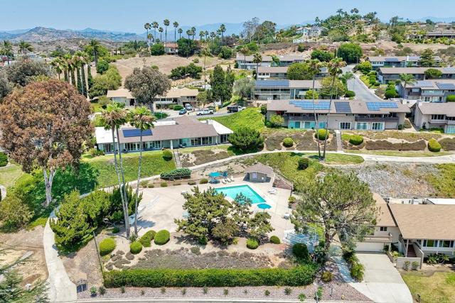 61 Via Larga Vista, Bonsall CA: https://media.crmls.org/mediaz/4e52a994-0228-4eb9-8332-eed39a77710a.jpg