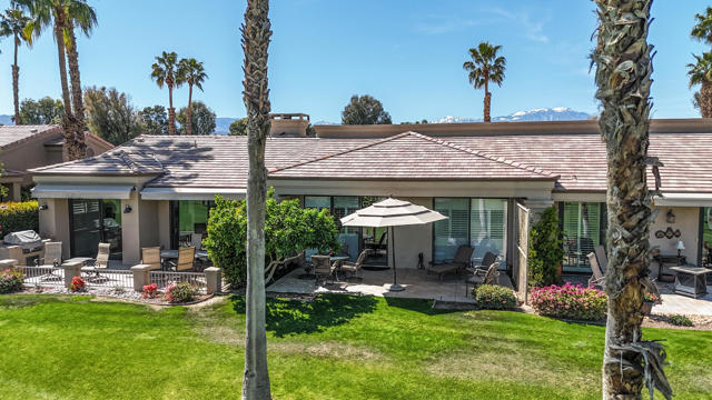 39432 Narcissus Way, Palm Desert CA: https://media.crmls.org/mediaz/4e52bdba-0e5b-4b7e-9517-6850f5e7dc55.jpg