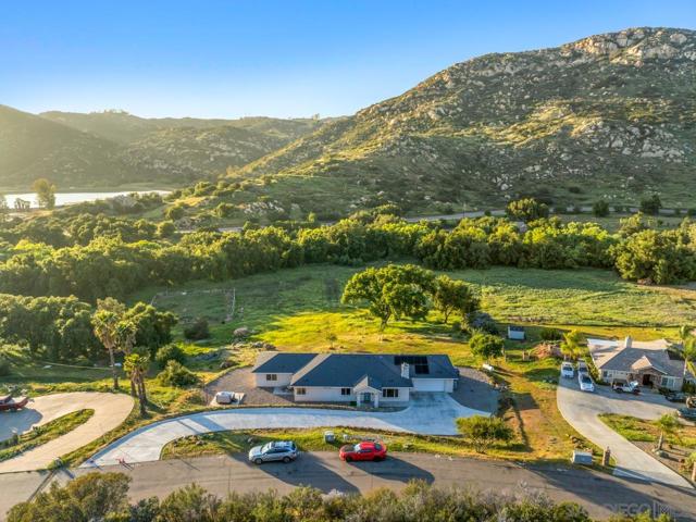 22916 Tombill Rd, Ramona CA: https://media.crmls.org/mediaz/4e52dd3f-6977-4c51-9257-66519df03a70.jpg