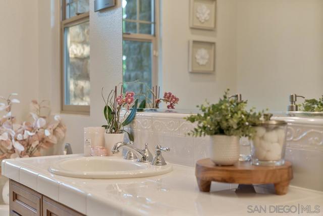 15820 Paseo Del Sur, San Diego CA: https://media.crmls.org/mediaz/4e536bb0-8a13-4c68-b262-7f17e910b5f6.jpg