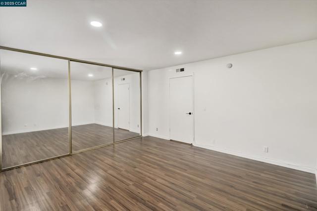 440 N Civic Dr, Walnut Creek CA: https://media.crmls.org/mediaz/4e53b46c-46a8-4845-824f-59a6d77fd01e.jpg