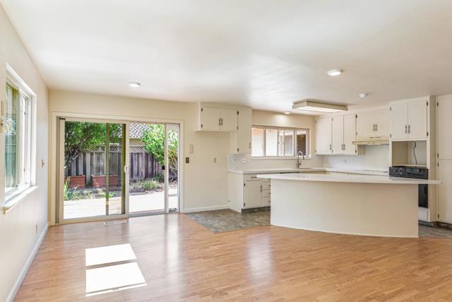 1223 La Canada Way, Salinas CA: https://media.crmls.org/mediaz/4e53b725-aa6b-4aae-a44d-bbdb0965c6de.jpg