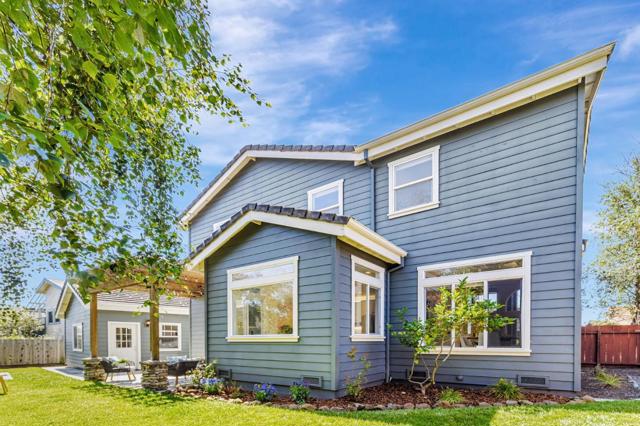 515 Silver Avenue, Half Moon Bay CA: https://media.crmls.org/mediaz/4e53d70e-0b07-4fe4-aa96-3242a140454f.jpg