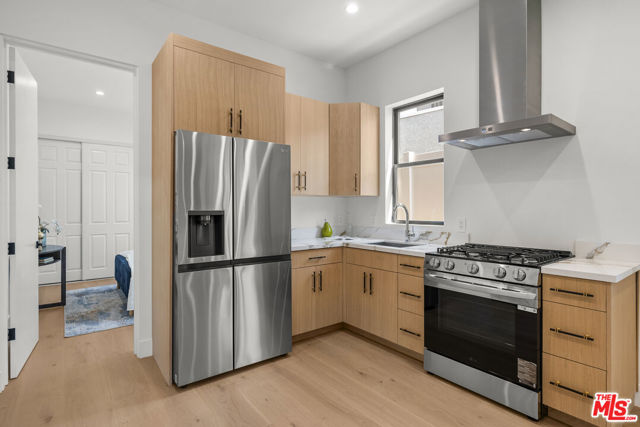 5741 Newcastle Avenue, Encino CA: https://media.crmls.org/mediaz/4e542002-fa00-4381-8215-21c3ec65c98f.jpg