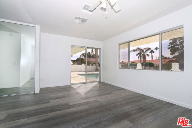 Image 20 of 28 For 76983 California Drive