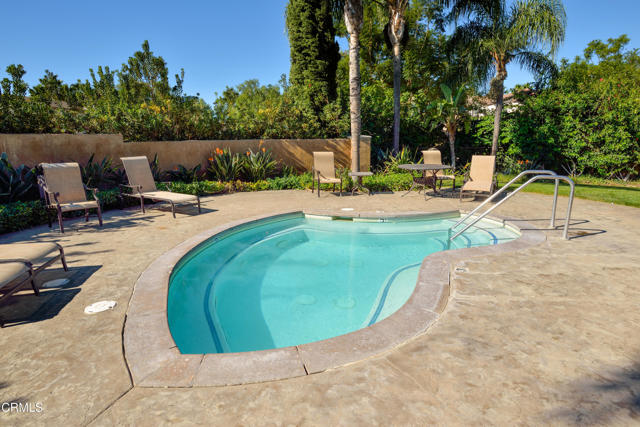 167 Bellafonte Court, Camarillo CA: https://media.crmls.org/mediaz/4e553e14-eb35-494c-822e-89ee20c69c3a.jpg
