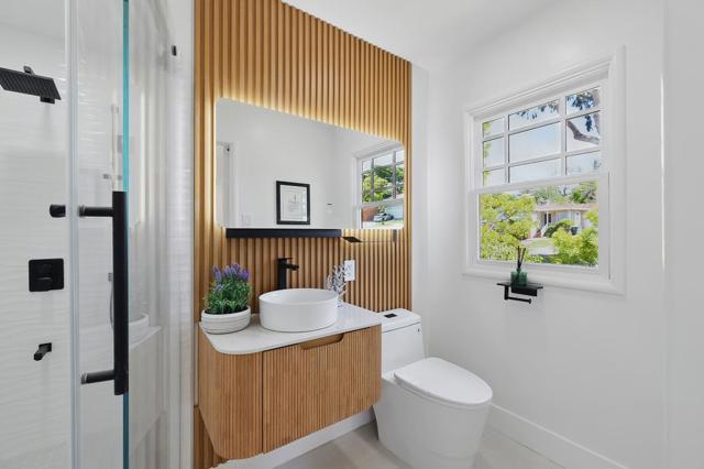 500 La Casa Avenue, San Mateo CA: https://media.crmls.org/mediaz/4e555049-b77d-487e-8f8e-6059e0be2aed.jpg
