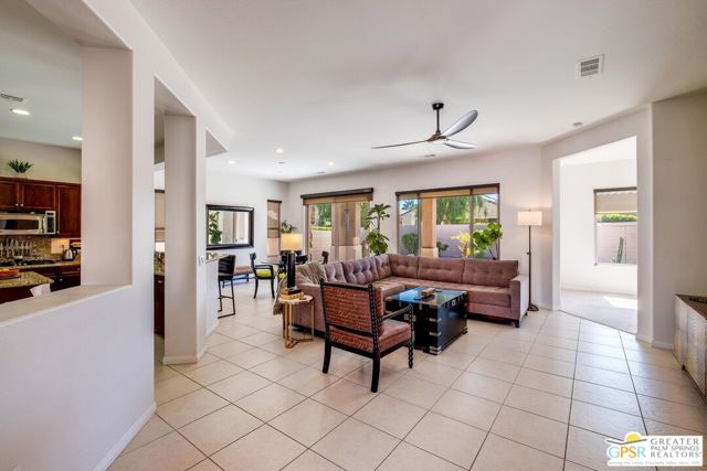 81091 Avenida Colonias, Indio CA: https://media.crmls.org/mediaz/4e556688-98dd-4b27-b89b-59568999263d.jpg