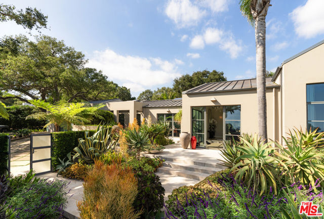 796 Hot Springs Road, Montecito CA: https://media.crmls.org/mediaz/4e55bc82-feb9-4d0c-bc21-9c58738e48d3.jpg