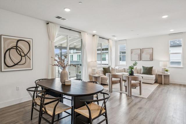 373 Arc Court, Hayward CA: https://media.crmls.org/mediaz/4e55d919-75d8-4d3e-b00c-f9df2d38fbee.jpg