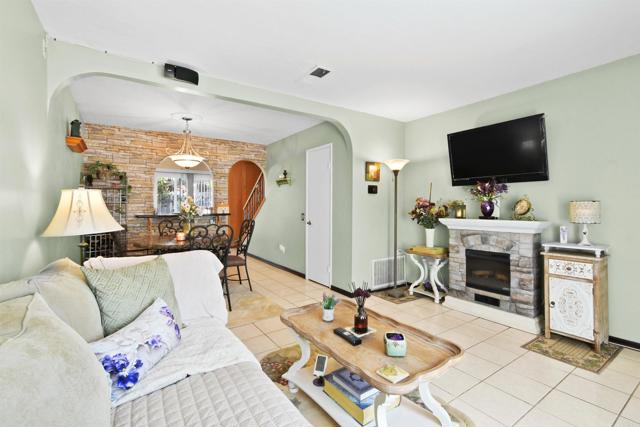 Detail Gallery Image 3 of 37 For 10158 Carefree Dr, Santee,  CA 92071 - 2 Beds | 1 Baths