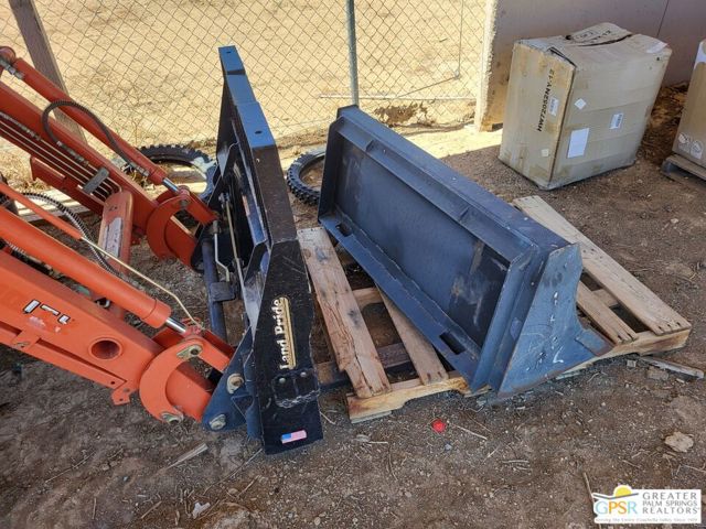 31750 Selmadolph Street, Lucerne Valley CA: https://media.crmls.org/mediaz/4e56440d-6eef-44bd-93a0-f90350343150.jpg