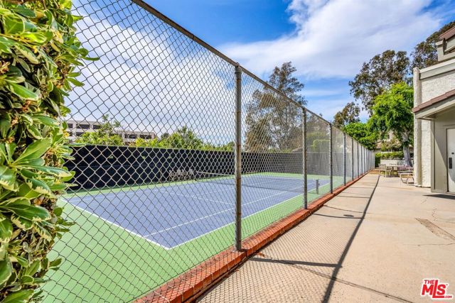 11744 Moorpark Street, Studio City CA: https://media.crmls.org/mediaz/4e5657a0-47df-4e61-a5d4-1bd95e439c40.jpg
