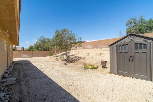 65866 Estrella Avenue, Desert Hot Springs CA: https://media.crmls.org/mediaz/4e56859e-b620-4503-b262-456b4ba6cbf3.jpg