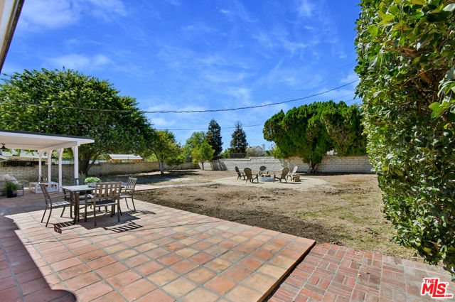 10543 Yolanda Avenue photo 54