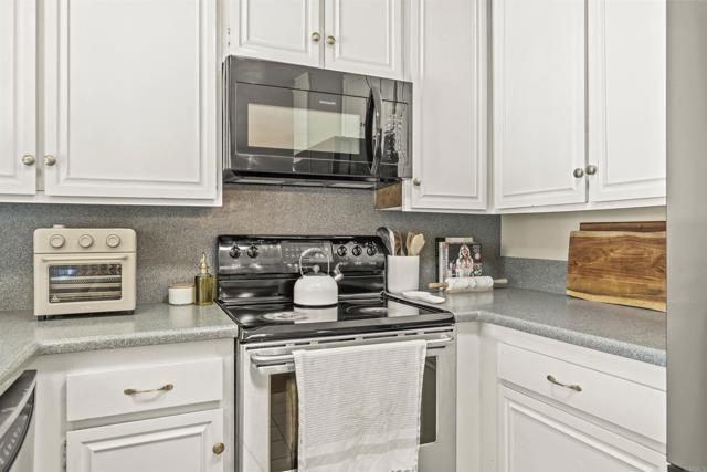 Detail Gallery Image 12 of 45 For 1669 Palomar Dr, San Marcos,  CA 92069 - 4 Beds | 2 Baths