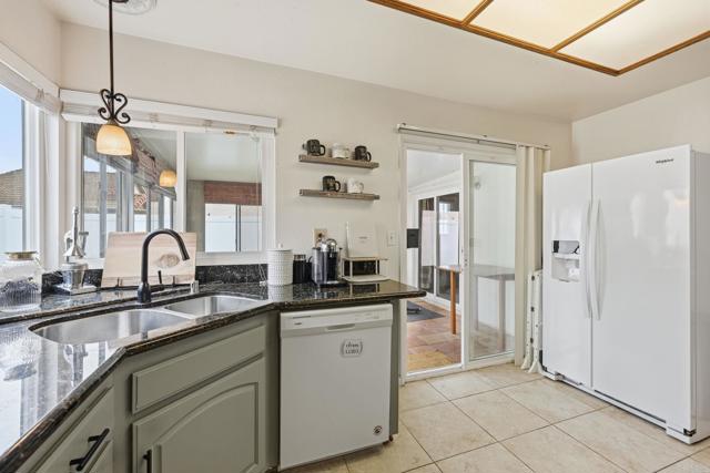 270 Chestnut Way, Oceanside CA: https://media.crmls.org/mediaz/4e582599-67f6-41db-ae48-0acf52a4f768.jpg