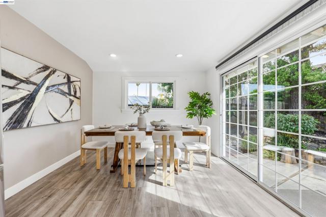 11593 Ladera Ct, Dublin CA: https://media.crmls.org/mediaz/4e58c2be-4157-494c-a541-3bbcb2566b1f.jpg